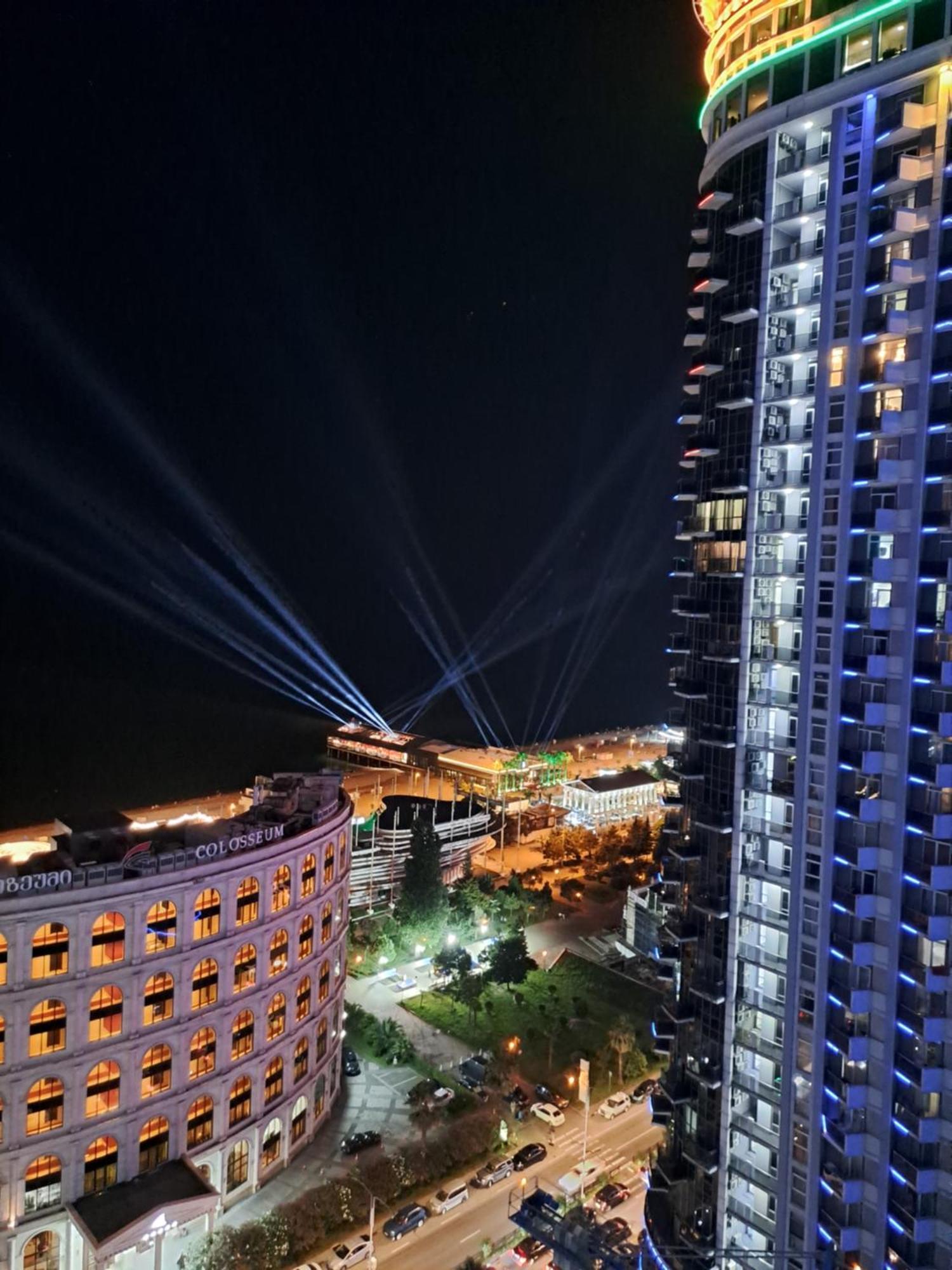 Апартаменты Batumi Orbi Sea View Экстерьер фото